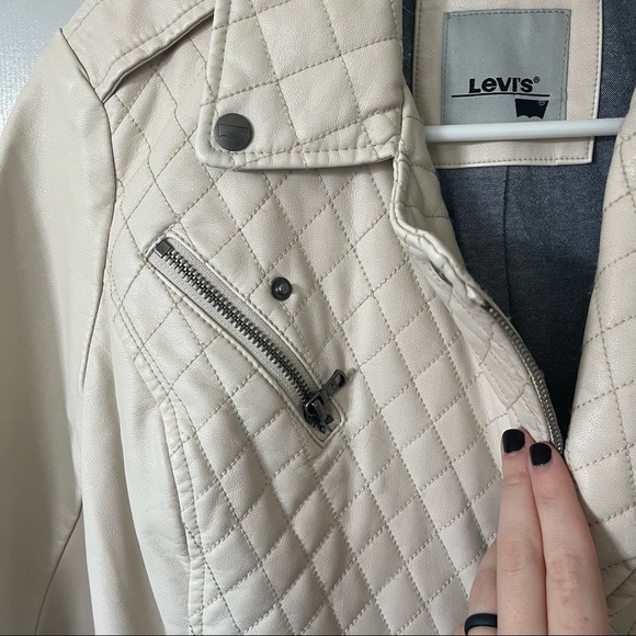 Levi’s White Faux Leather Jacket - Picture 5 of 8